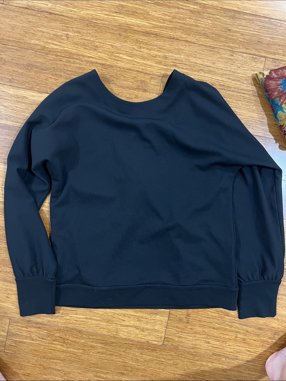 Women's Black Crewneck Pullover polyester/spandex Sweater